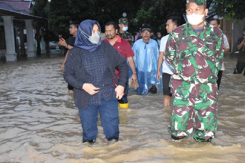 Dandim 0212/Tapsel Tinjau Bencana Banjir di Siabu