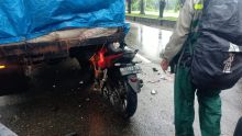 Seruduk Truk Berhenti, Pengendara Sepeda Motor Dilarikan ke Rumah Sakit 