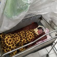Tukang Becak Temukan Bayi Perempuan Dalam Kantong Plastik Dekat Mesjid PTPN II Tamora