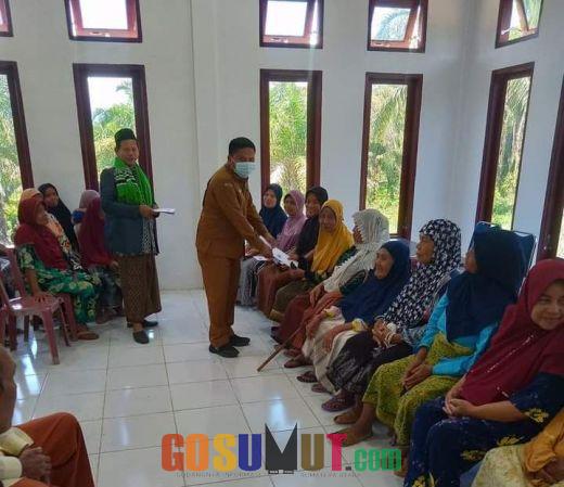 Baznas Palas Salurkan Zakat Konsumtif ke 96 Mustahik di Kecamatan Sosa Julu