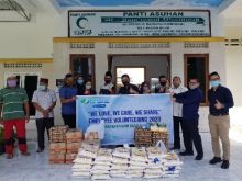 Sisihkan Rezeki, Karyawan BPJamsostek Wilayah Sumbagut Serahkan Bantuan ke Panti Asuhan