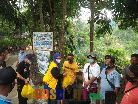 Putri Sulung Ngogesa Sitepu Bantu Korban Banjir Bandang