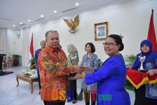 Sergai Raih Penghargaan APE 2018 dari  Menteri PP dan PA di Jakarta