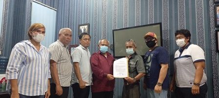Ketua SMSI Sumut Serahkan SK Kepengurusan 3 Kabupaten