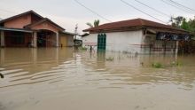 Tanggul Sungai Martebing Jebol, Ratusan Rumah di Desa Sukadamai Terendam Banjir