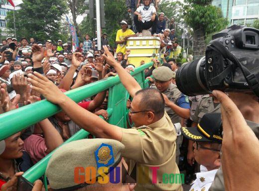 Wakil Wali Kota Medan Disoraki Ratusan Abang Becak