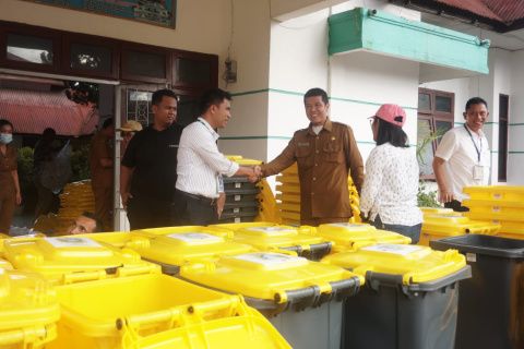 Dukung Kebersihan di Perhelatan F1H20, TPL Berikan Tempat Sampah