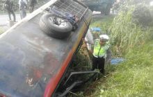 Masuk Parit, 16 Penumpang Bus Kencana Dumai Terluka, Sopir Melarikan Diri