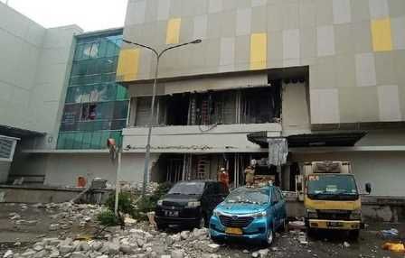 Plafon Mal Margo City Depok Ambruk, 11 Orang Luka-luka