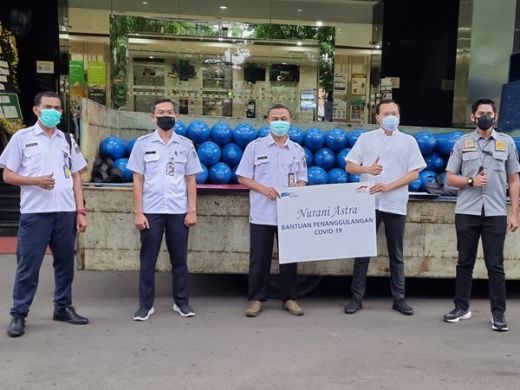 Astra Serahkan Bantuan 375 Tabung Oksigen untuk Indonesia