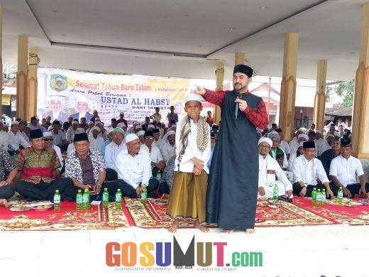 Tausyiah Ustad Al Hasbyi Memukau Ribuan Jemaah di Palas
