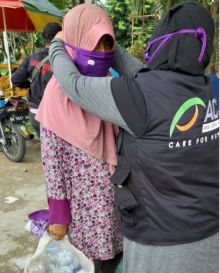 Gelar Pop Up Campus, AXIS dan ACT Bagikan Ribuan Masker di Medan dan Padang
