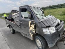 Kecelakaan Tunggal di Sergai, Daihatsu Grand Max Oleng Hingga Tabrak Besi Pembatas Ruas Jalan Tol