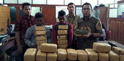 Demi Perobatan Ayah dan Adik, 2 Pelajar Asal Aceh Nekad Jadi Kurir 48 kg Ganja