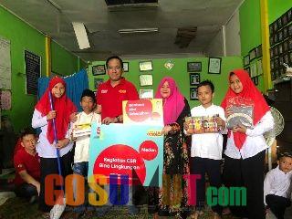 Indosat Ooredoo Berbagi dengan Anak Panti Asuhan