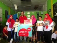 Indosat Ooredoo Berbagi dengan Anak Panti Asuhan