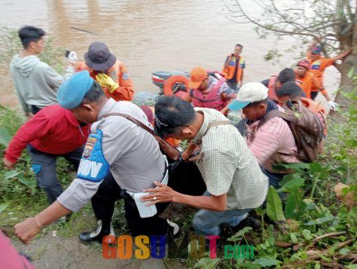 2 Hari Tenggelam, Jasad Bambang Panca Darma Akhirnya Ditemukan Mengambang di Sungai