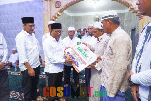 Safari Ramadhan di Desa Huta Lombang, Pemko Padangsidimpuan Serahkan Bantuan kepada Masjid Nurul Iman sebesar 20 Juta