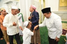 Sholat Ied Bersama Warga, Bupati Tapsel Ucapkan Selamat Idul Fitri