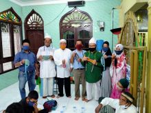 My USU dan PPTI Sumut Bagikan Masker Anti Covid-19 di Masjid Silaturrahim