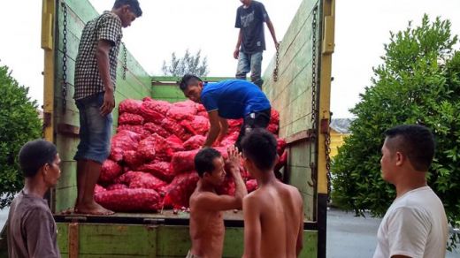 Brimob Sumut Amankan Bawang Merah Ilegal dari Aceh