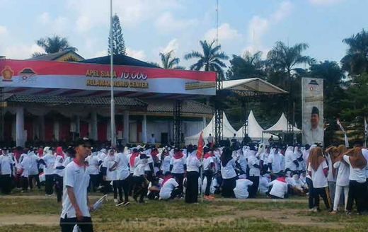 Ribuan Orang Padati Lapangan Merdeka Ingin Melihat Prabowo