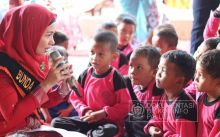 Bunda PAUD Paluta Kunjungi TK Madhani Desa Huta Lombang