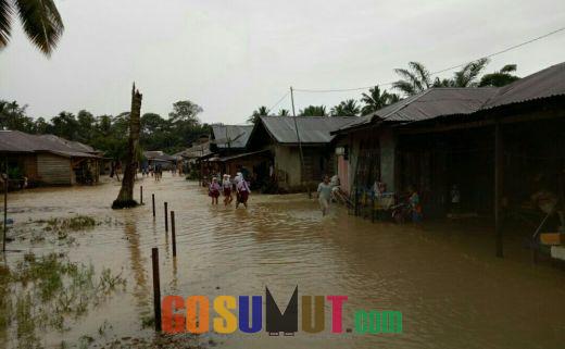 Sungai Sosa Meluap, Ratusan Rumah Terendam Banjir