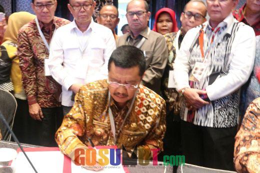 Tengku Erry Bersama 32 Gubernur Teken MoU Perdagangan Antar Daerah