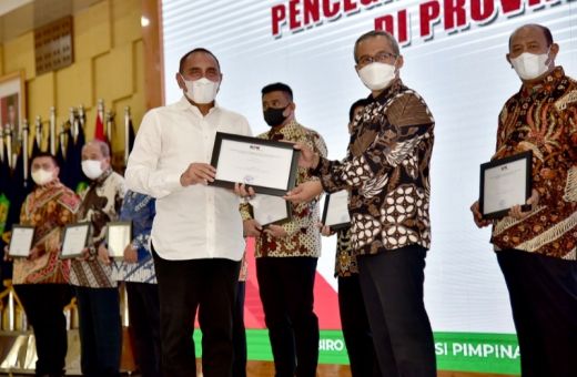 Sumut Capai Skor Indeks Pencegahan Korupsi Tertinggi, KPK Beri Penghargaan Gubernur Edy