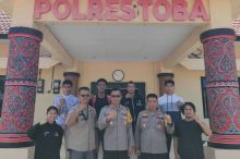 Kapolres Toba Dukung Karateka Toba Ikuti Kejuaraan Tarung Tradisi Tingkat Nasional Di Jawa Tengah