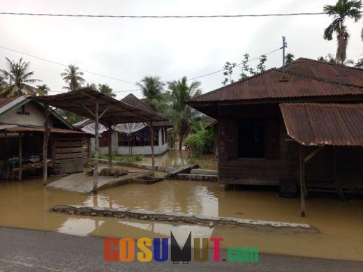 Puluhan Rumah Warga Desa Siolip Terendam Banjir