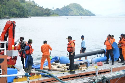 Pj Gubsu Tinjau Lokasi Tenggelamnya KM Sinar Bangun di Danau Toba