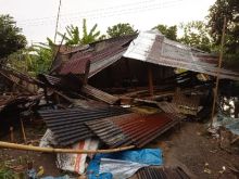 Puluhan Rumah Roboh Dihantam Angin Kencang di Dua Wilayah