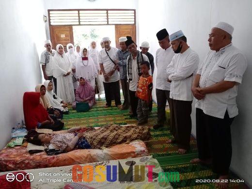 Jamaah Haji Arraudhah Kloter 6 tahun 2018 di Sergai Serahkan Bantuan ke Korban Penganiayaan