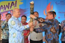 Wali Kota Terima Obor Asian Para Games 2018 Untuk Diarak Keliling Medan