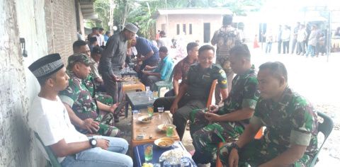 Prajurit TNI Koramil 13/BKT Kodim 0103 Aceh Utara Lakukan Komsos di Desa Pucok Alue