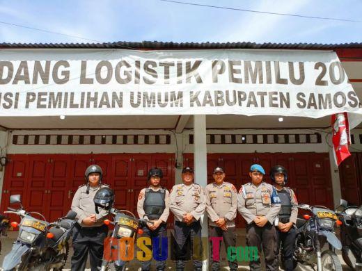 Tim Ulu Balang Polres Samosir Patroli di Pusat Pasar