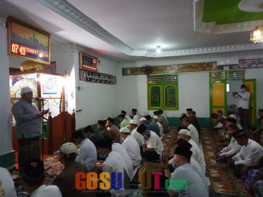 Ikuti SOP kesehatan,  Bupati Langkat Bersama Keluarga Sholat Idul Fitri di Kecamatan Kuala