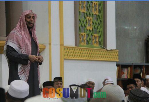 Imam Masjid Madinah: Membaca Al Quran di Bulan Ramadhan Mendapat Pahala yang Besar