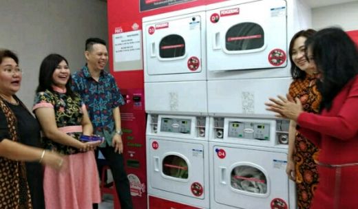 Laundry Koin Daily Wash Proses Cuci Kering Pakaian Hanya 1,5 Jam