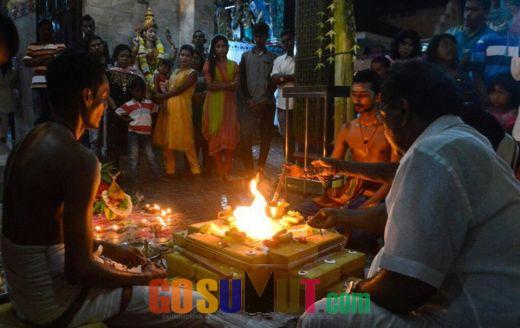 Umat Hindu Rayakan Siwaratri untuk Melebur Dosa di Sri Mariamman Kuil