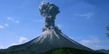 Gunung Sinabung Semburkan Awan Panas Sejauh 2.000 Meter
