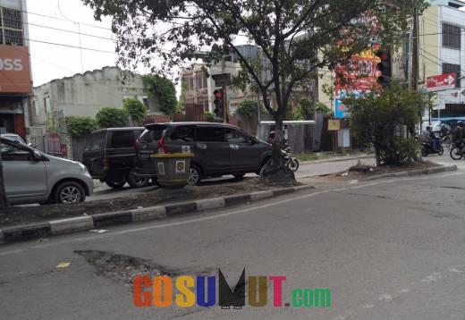 Hati-hati Melintas di Jalan Aksara, Jalannya Kupak-kapik