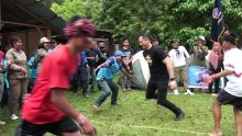 Kembangkan Permainan Tradisional, AHY Bermain Margalah di Jambore Otomotif Indonesia