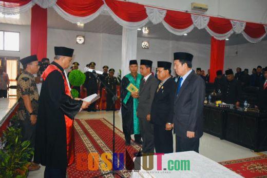 Pimpinan DPRD Paluta Periode 2019-2024 Dilantik  Mukhlis Harahap Resmi Jadi Ketua