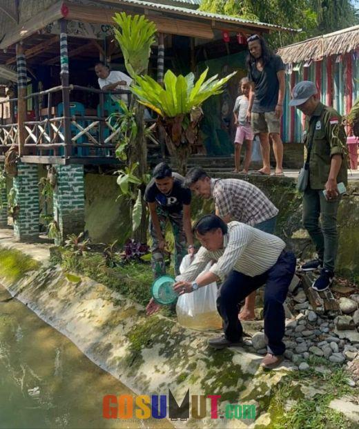 PWI Langkat Serahkan Bibit Ikan Nila, Projek Wing Sumatera Tebarkan di Irigasi Bukit Lawang