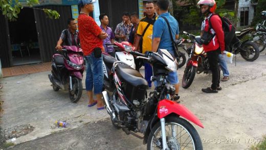 Niat Rampas Sepeda Motor, Debt Collector Dikejar-kejar Warga Kampung