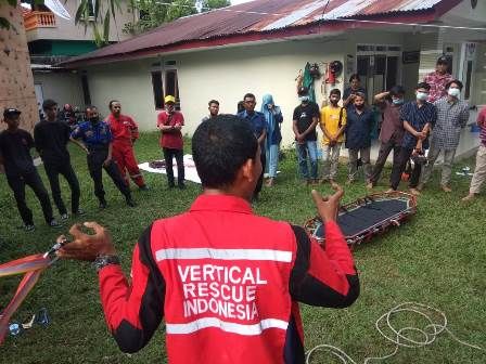 Pelatihan Penyelamatan untuk di Medan Sulit Digelar