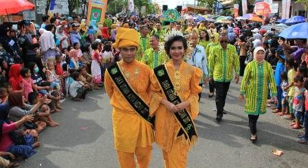 Ribuan Warga Tarakan Sambut Meriah Tim Pawai Budaya Nusantara  Pemko Medan
